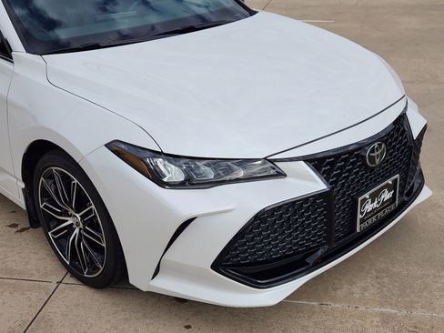 Used 2020 Toyota Avalon XSE image 7