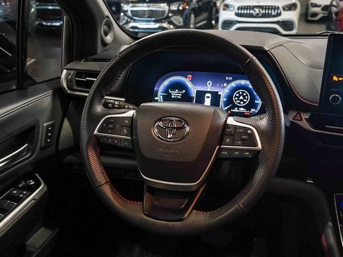 Used 2025 Toyota Sienna XSE image 15