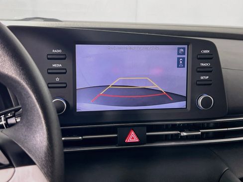 Used 2022 Hyundai Elantra Blue FWD image 13
