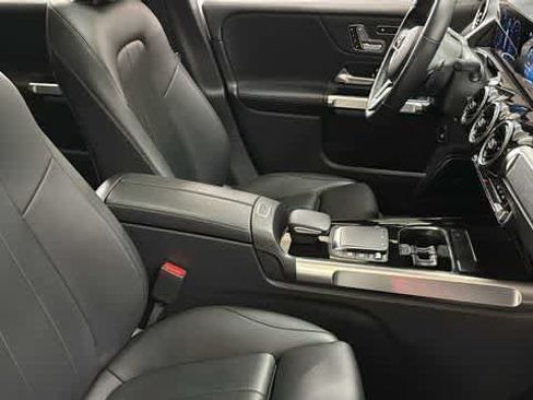 Used 2022 Mercedes-Benz GLB 250 4MATIC image 26