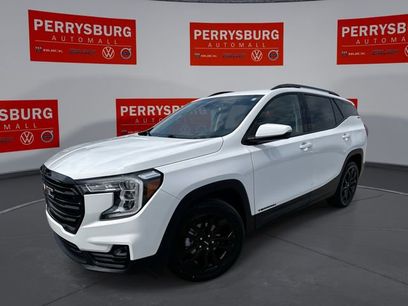 Used 2022 GMC Terrain SLT w/ Infotainment Package II