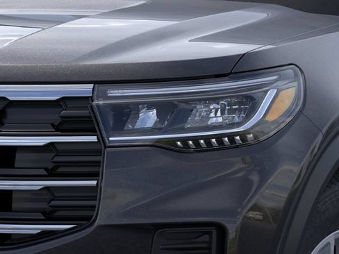 New 2026 Ford Explorer Active RWD image 18