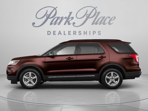 Used 2018 Ford Explorer Limited FWD image 2