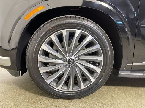 Certified 2024 Hyundai Palisade Calligraphy FWD image 11