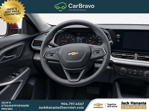 Used 2024 Chevrolet Trax LS w/ LS Convenience Package FWD image 11