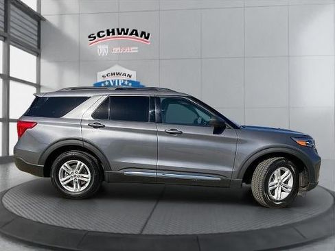 Used 2021 Ford Explorer XLT w/ Equipment Group 202A image 2