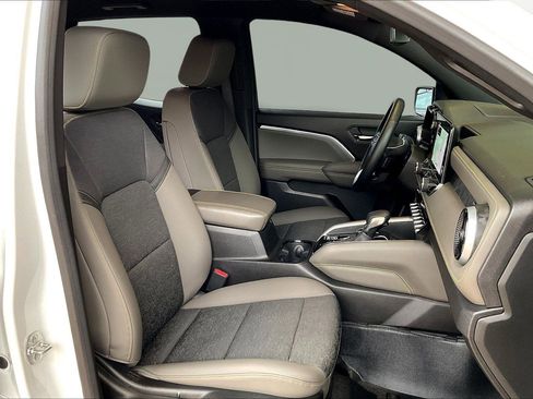 Used 2024 Chevrolet Colorado ZR2 image 30