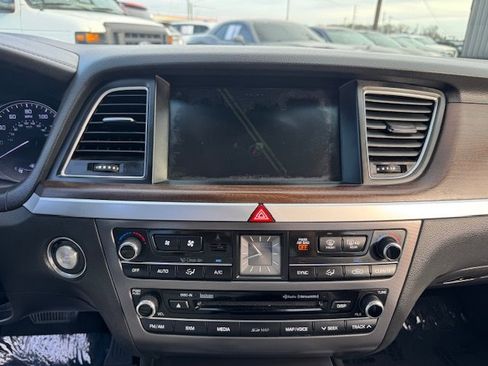 Used 2015 Hyundai Genesis 3.8 w/ Option Group 04 image 21