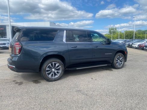 Used 2021 Chevrolet Suburban LT w/ Luxury Package AWD/4WD image 7