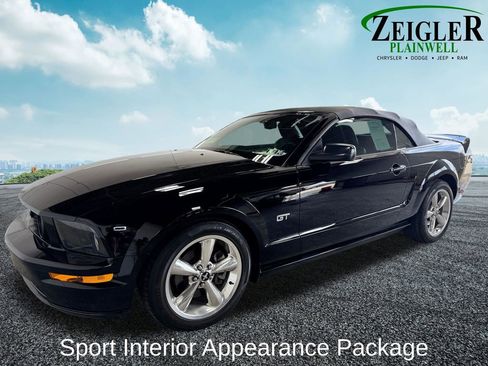 Used 2008 Ford Mustang GT RWD image 2