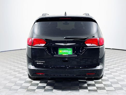 Used 2021 Chrysler Voyager Lxi image 8
