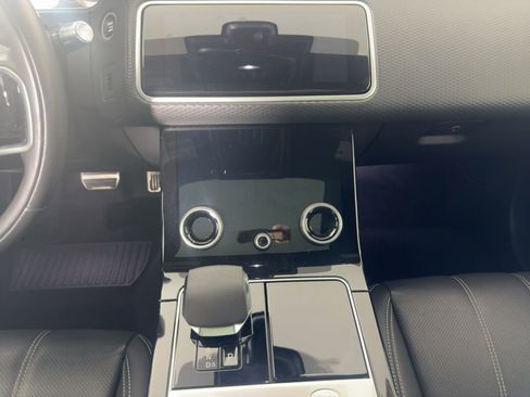 Used 2022 Land Rover Range Rover Velar R-Dynamic S image 24