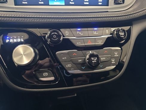 New 2026 Chrysler Pacifica Select image 19