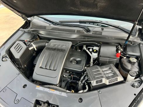 Used 2017 Chevrolet Equinox LT w/ Convenience Package image 11