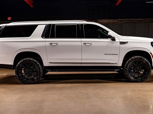 Used 2025 GMC Yukon XL Elevation w/ Technology Package image 11