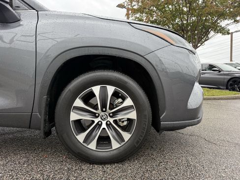 Used 2022 Toyota Highlander XLE image 33