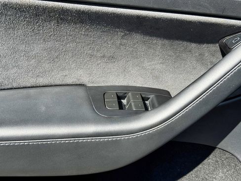 Used 2024 Tesla Model Y Long Range RWD image 85