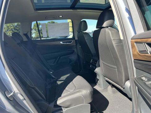 New 2026 Volkswagen Atlas SE FWD image 32