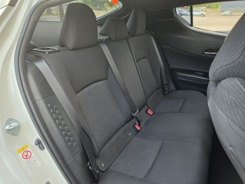 Used 2018 Toyota C-HR XLE FWD image 17