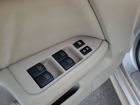 Used 2010 INFINITI M35 x w/ Technology Pkg image 17