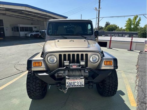 Used 2006 Jeep Wrangler Rubicon image 3