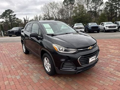 Used 2018 Chevrolet Trax LT w/ LT Convenience Package image 38