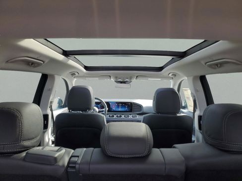 New 2026 Mercedes-Benz GLS 450 4MATIC image 5
