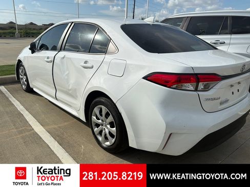 Used 2025 Toyota Corolla LE FWD image 5
