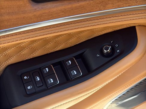 Used 2025 Jeep Grand Cherokee L Summit image 12