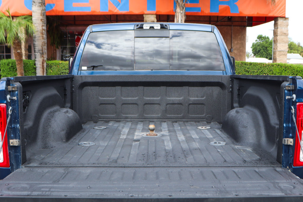Used 2024 RAM 2500 Tradesman w/ Chrome Appearance Group AWD/4WD image 8