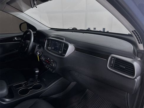 Used 2020 Kia Sorento LX w/ LX I4 Convenience Package image 34