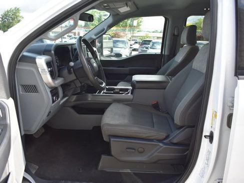 Used 2023 Ford F450 XLT w/ Camper Package AWD/4WD image 16