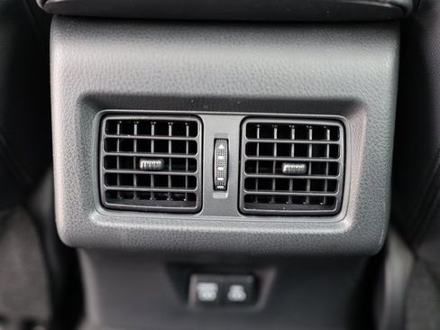 Used 2025 Toyota Camry XLE image 41