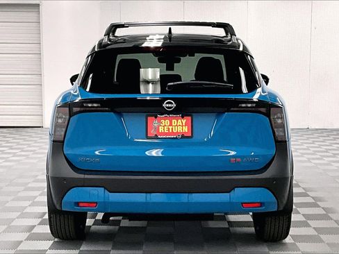 New 2025 Nissan Kicks SR w/ SR Premium Package AWD/4WD image 14