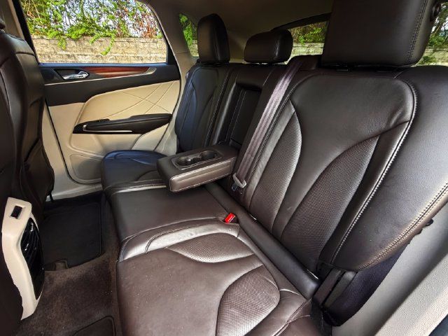 Used 2017 Lincoln MKC Select w/ Select Plus Package AWD/4WD image 34