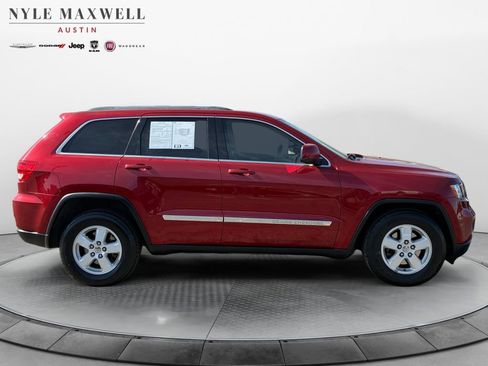 Used 2011 Jeep Grand Cherokee Laredo image 14