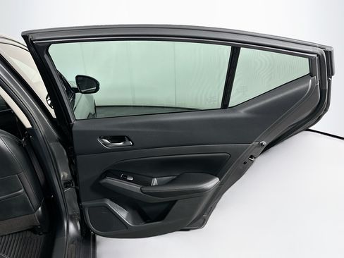 Used 2024 Nissan Altima 2.5 SL FWD image 29