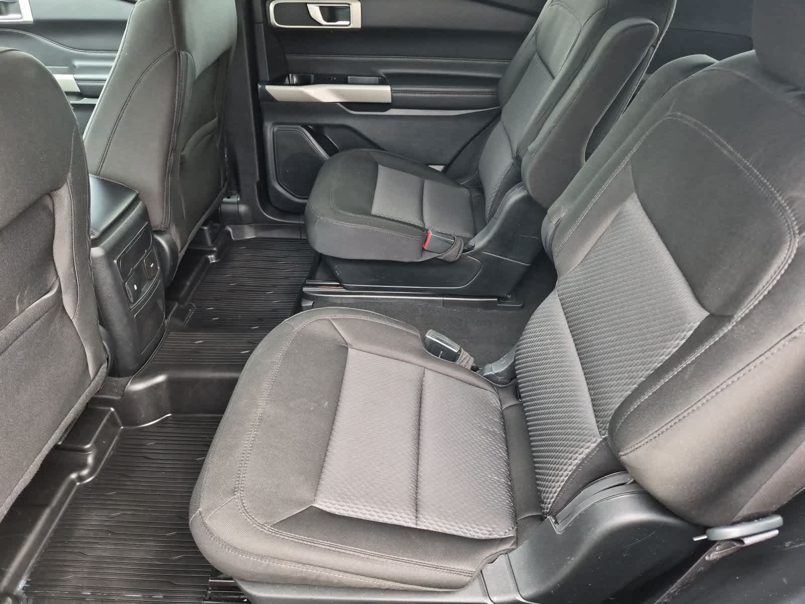 Used 2023 Ford Explorer XLT AWD/4WD image 19