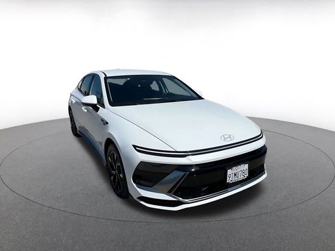 Used 2025 Hyundai Sonata SEL image 3