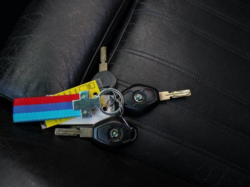 Used 2000 BMW M5 image 39