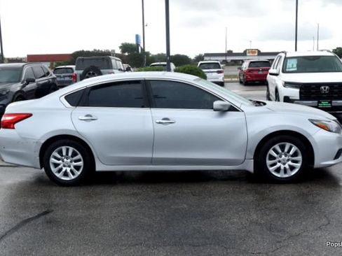 Used 2017 Nissan Altima 2.5 S w/ Power Driver Seat Package FWD image 3