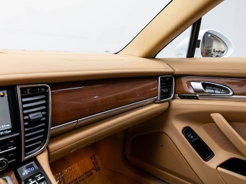 Used 2015 Porsche Panamera S w/ Premium Package Plus image 27