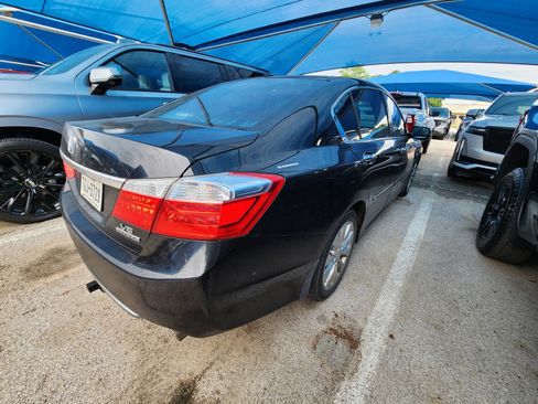 Used 2015 Honda Accord Touring image 4