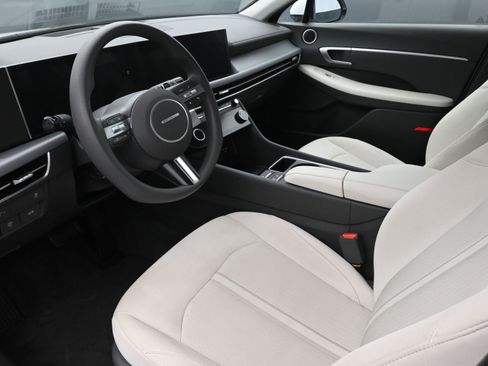 Certified 2025 Hyundai Sonata SEL image 11