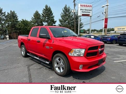 Used 2017 RAM 1500 Express RWD image 1