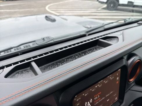 Used 2021 Jeep Gladiator Mojave image 24