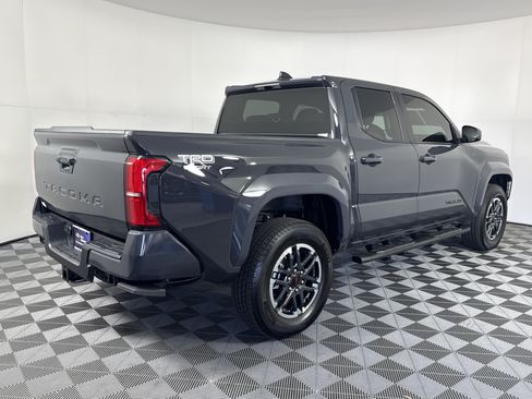 Used 2025 Toyota Tacoma TRD Sport RWD image 3