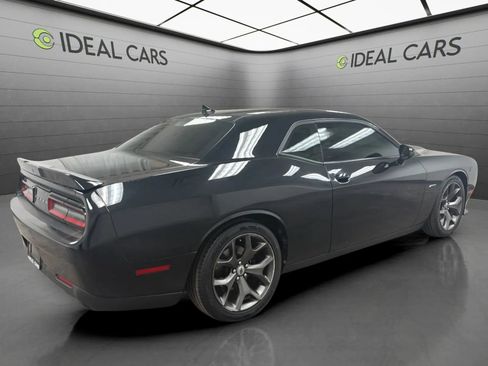 Used 2019 Dodge Challenger R/T RWD image 5