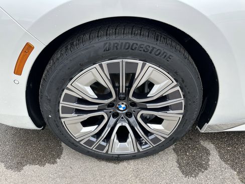 New 2025 BMW i7 xDrive60 image 23