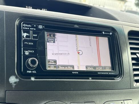 Used 2012 Toyota Sienna LE image 20